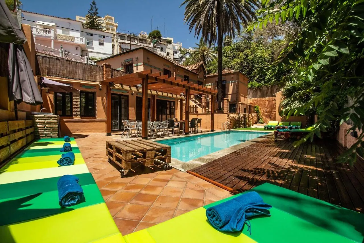 Villa Regionalista 1919: Seaside Retreat with Heated Pool Malaga