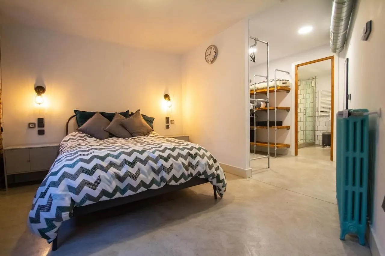 Villa Regionalista 1919: Seaside Retreat with Heated Pool Malaga