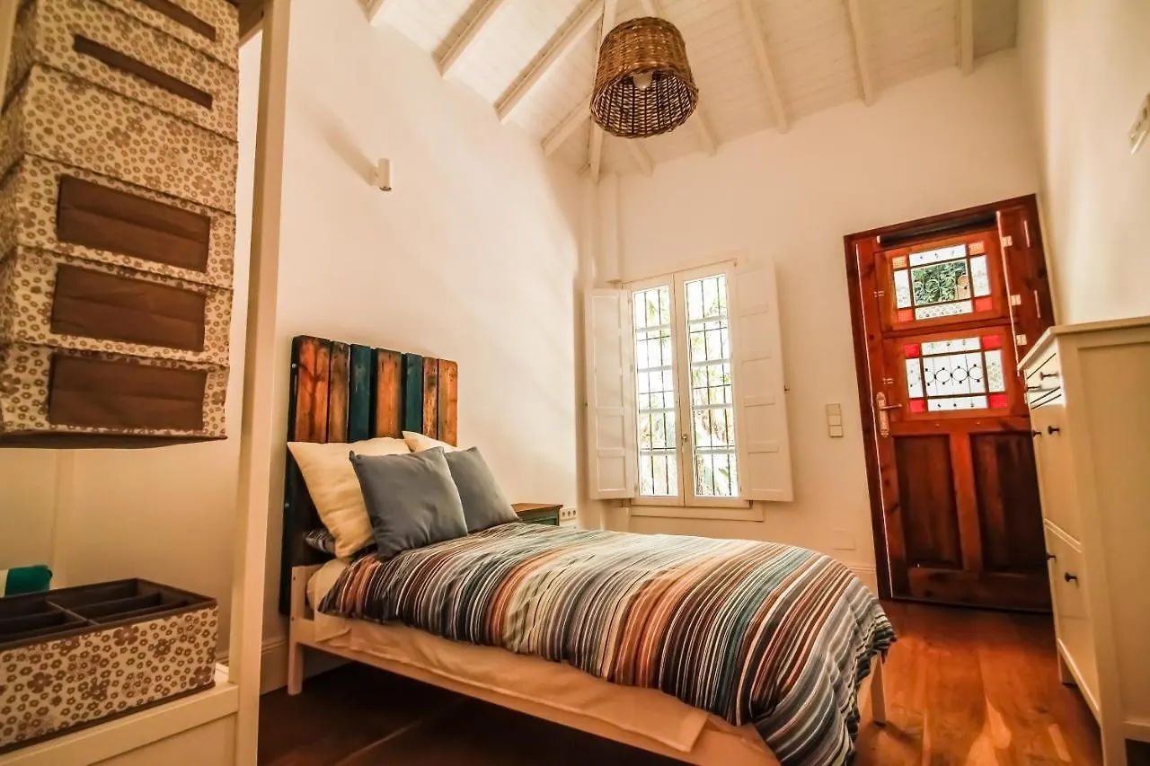 Villa Regionalista 1919: Seaside Retreat with Heated Pool Malaga